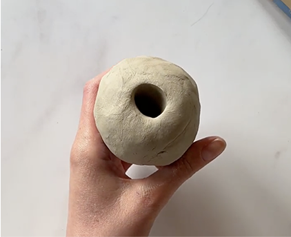 Sculpd Pinch Pot held by hand 